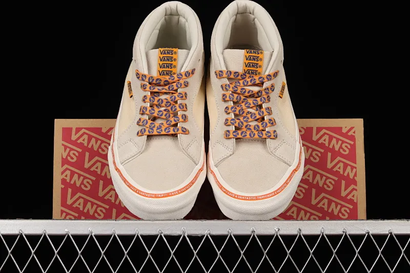 All categories Vans Vans series Vans Mid Vans China Vans Th Snake Trail Lx joint model China casual sneakers VN0A4UWR26L